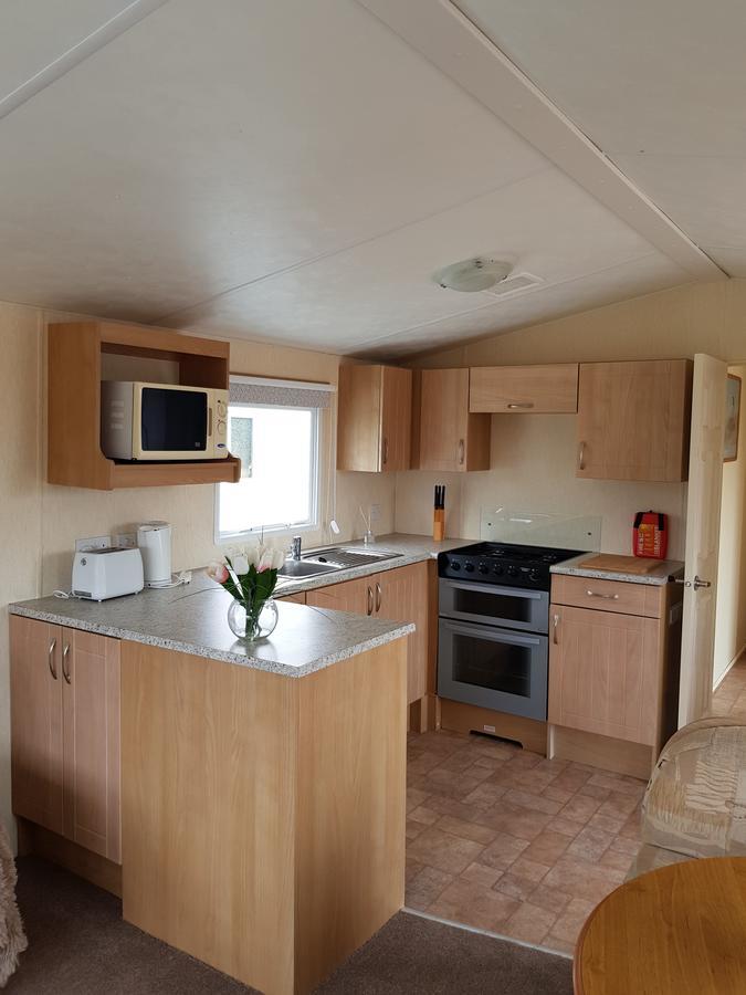 Pitch & Canvas - Self Catering At Broad Oak Farm Hotel Tattenhall Bagian luar foto