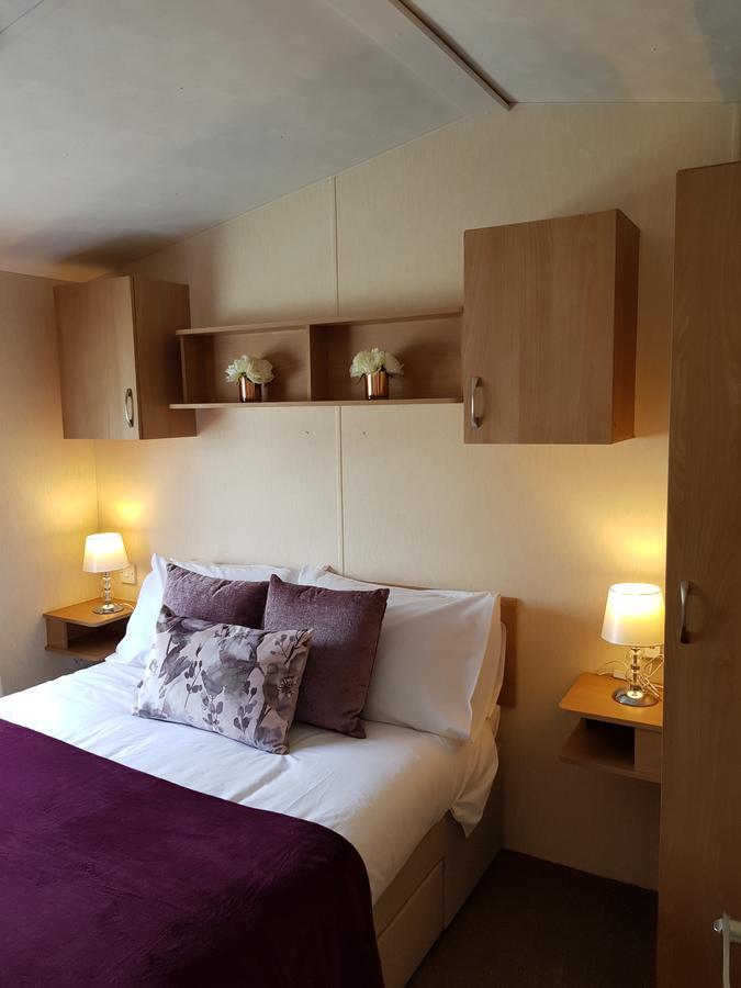 Pitch & Canvas - Self Catering At Broad Oak Farm Hotel Tattenhall Bagian luar foto